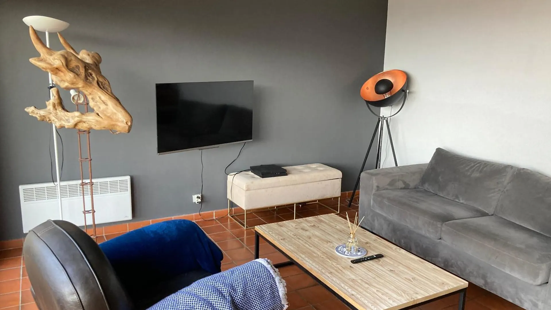 T2 Traversant Avec Une Grande Terrasse Et Piscine Cagnes-sur-Mer Apartment