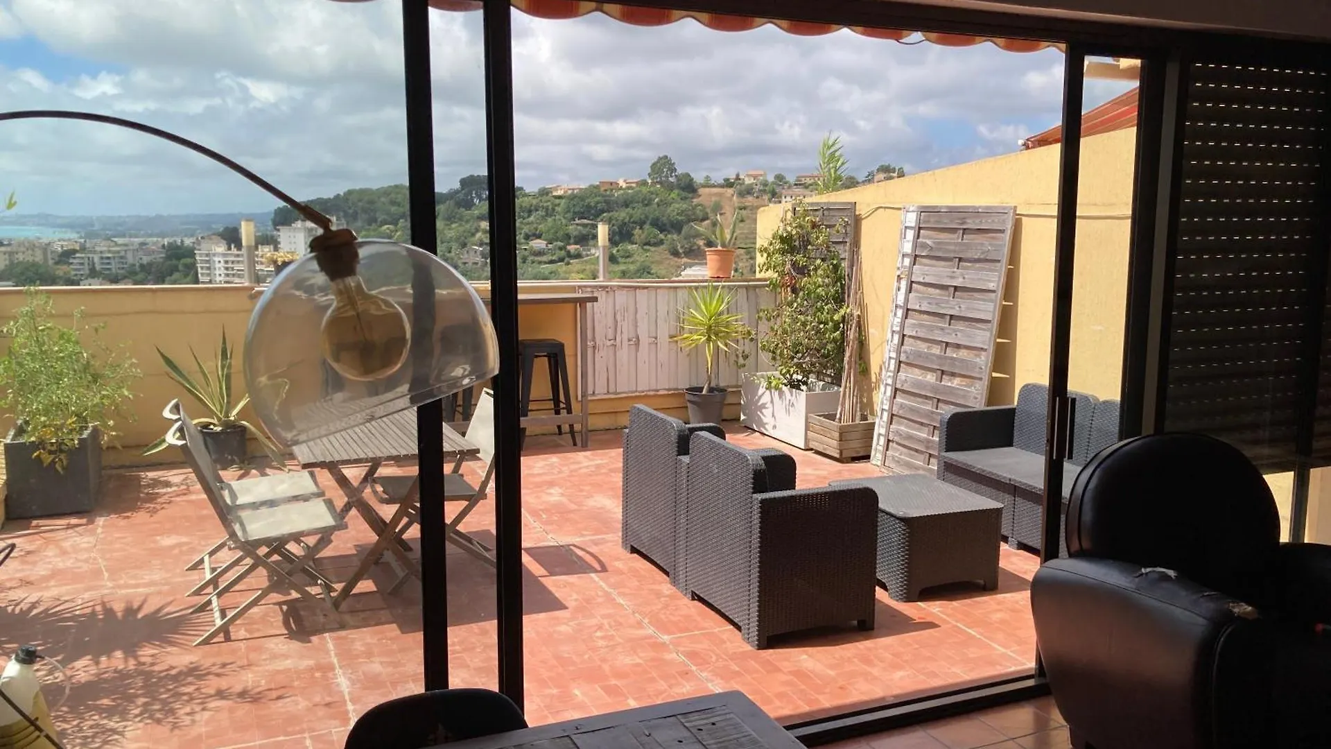 Apartment T2 Traversant Avec Une Grande Terrasse Et Piscine Cagnes-sur-Mer