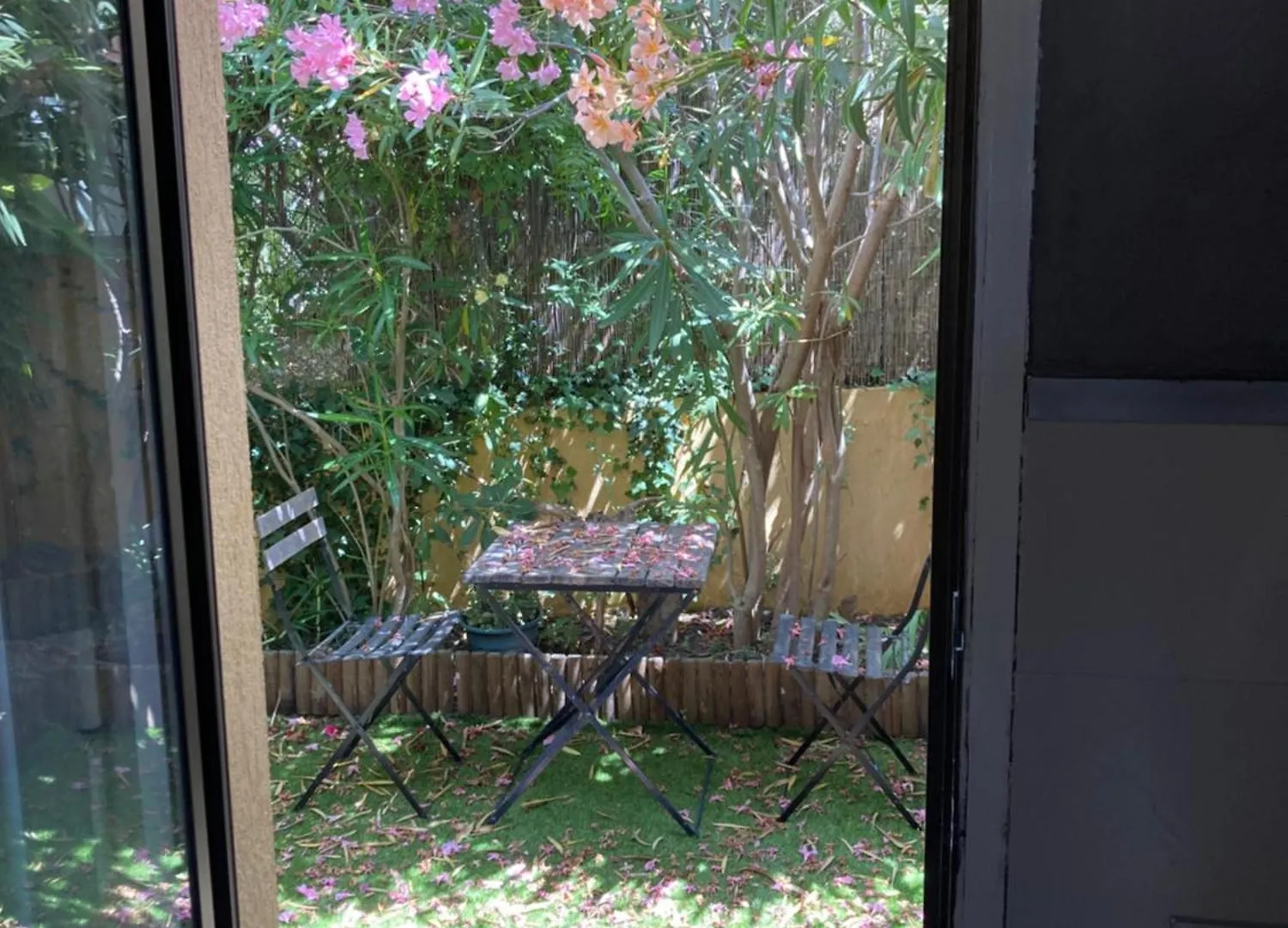 Apartment T2 Traversant Avec Une Grande Terrasse Et Piscine Cagnes-sur-Mer France