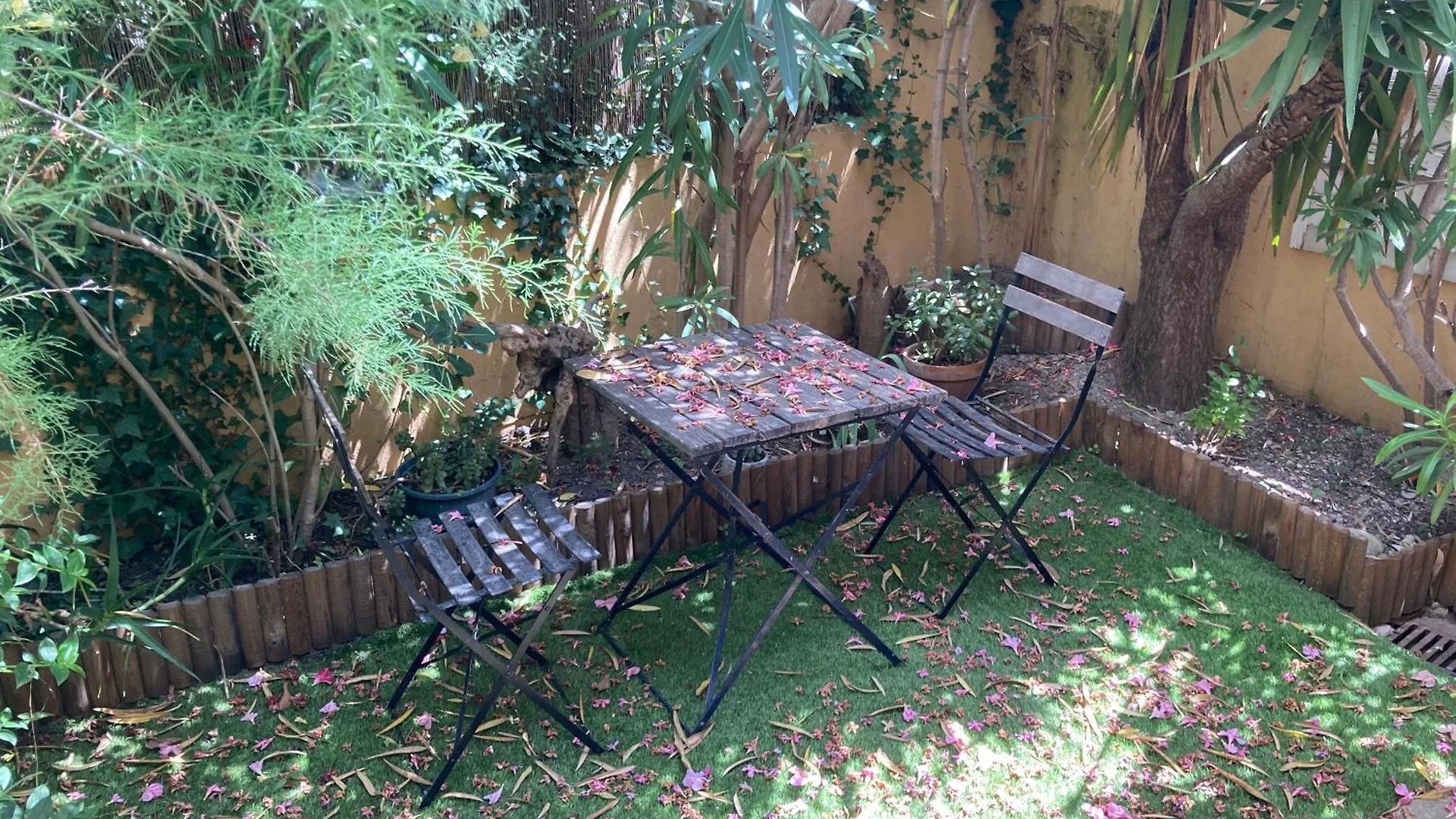 T2 Traversant Avec Une Grande Terrasse Et Piscine Cagnes-sur-Mer Apartment