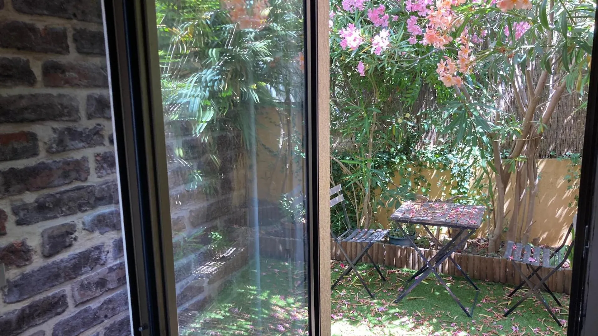 Apartment T2 Traversant Avec Une Grande Terrasse Et Piscine Cagnes-sur-Mer