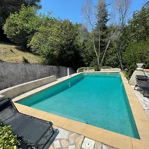 En Bas De Avec Piscine Proche Bord De Cagnes-sur-Mer