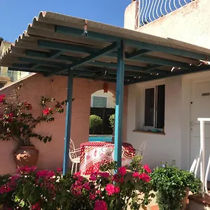 Rez De Jardin Sur Mer. Cagnes-sur-Mer